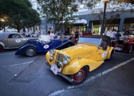 Imagini ca din perioada interbelic? » Echipa GSP a participat la o curs? auto istoric?: peste 100 de ma?ini de colec?ie