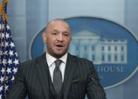 Conor McGregor se retrage din cursa preziden?ial?, dar face o promisiune: „E începutul c?l?toriei mele”
