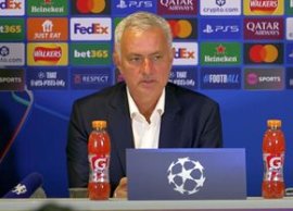 Jose Mourinho îi atac? pe fanii cluburilor din Londra + A „vorbit” cu statuia lui Bobby Robson
