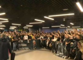 Ultra?ii rivalei au invadat aeroportul din Belgrad înainte de Steaua Ro?ie - FCSB: Belodedici prins între fani