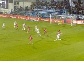 Ilie Dumitrescu ?i Basarab Panduru s-au pus de acord: „Golul anului!” / „Nebunie mare de tot, vai de mine!”