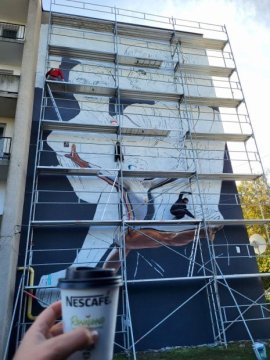 Pictur? mural? cu Nadia Com?neci, în ora?ul ei natal: „10 pentru One?ti”
