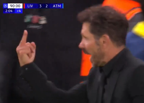 Diego Simeone a f?cut scandal pe Anfield! Gesturi obscene c?tre suporterii lui Liverpool imediat dup? golul decisiv